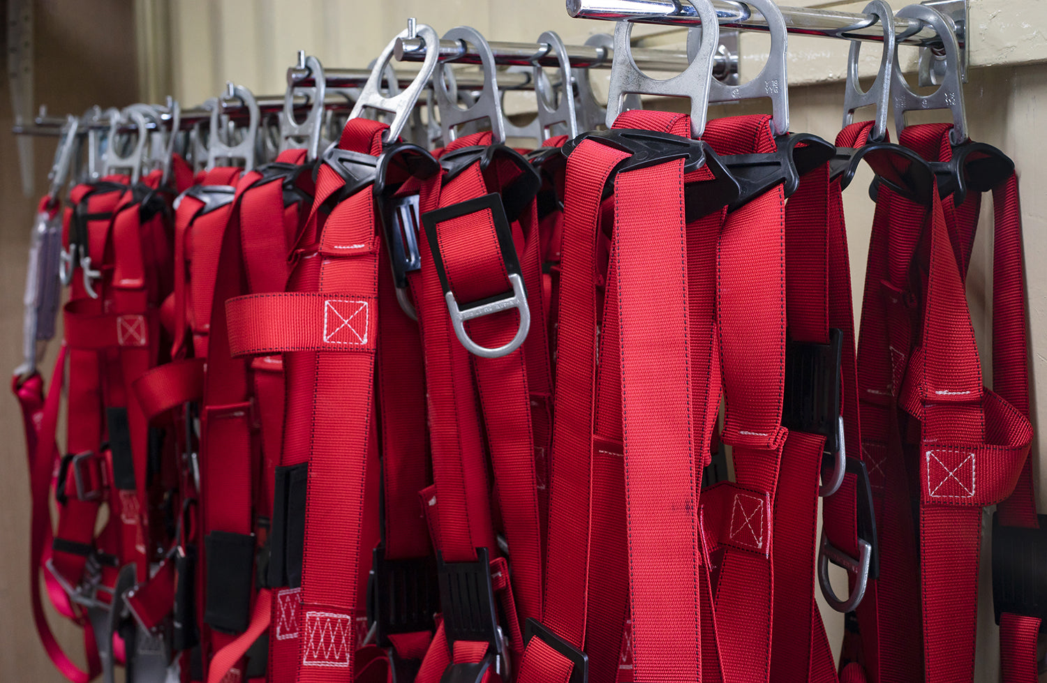 Choosing the Right Harness: Rescue vs. Fall Protection for Canadian ...